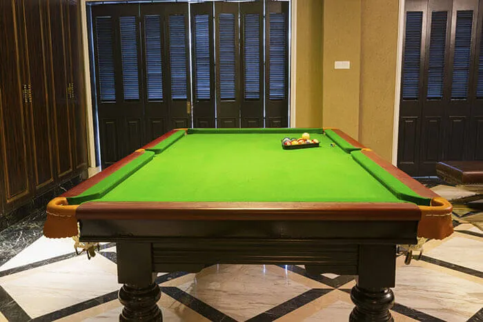 Pool table parts during handling