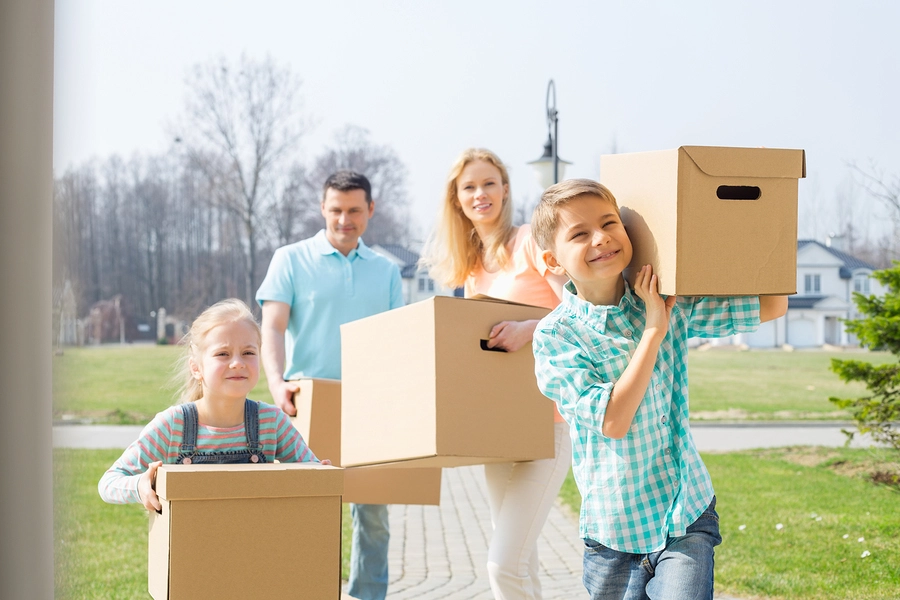 Local Moves in Holsworthy: Stress-Free Relocations